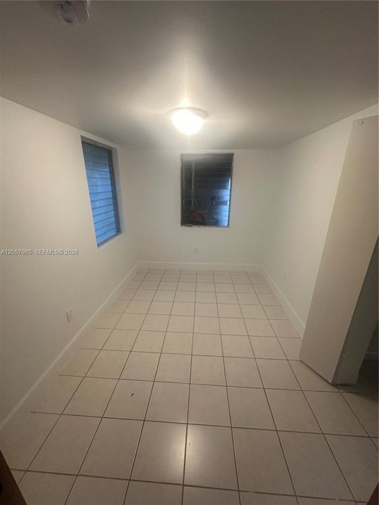 En Renta: $2,400 (3 camas, 2 baños, 2475 Pies cuadrados)