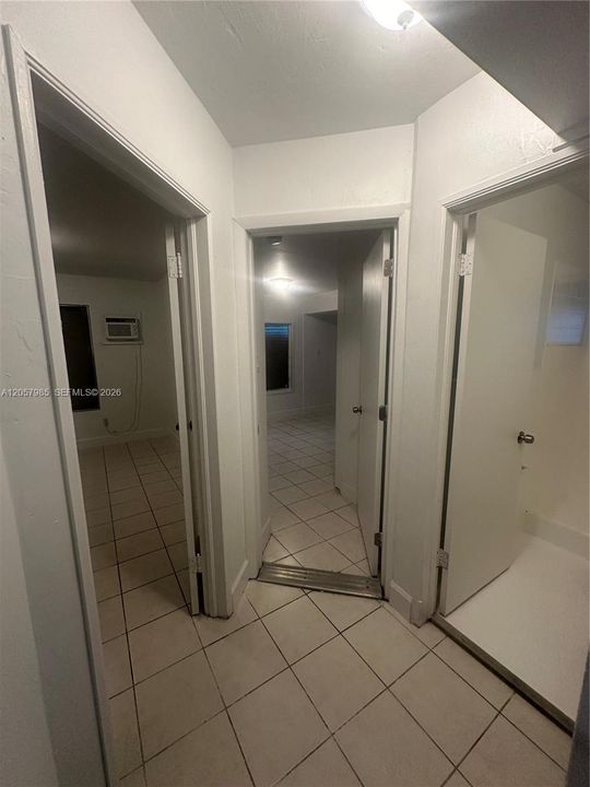 En Renta: $2,400 (3 camas, 2 baños, 2475 Pies cuadrados)