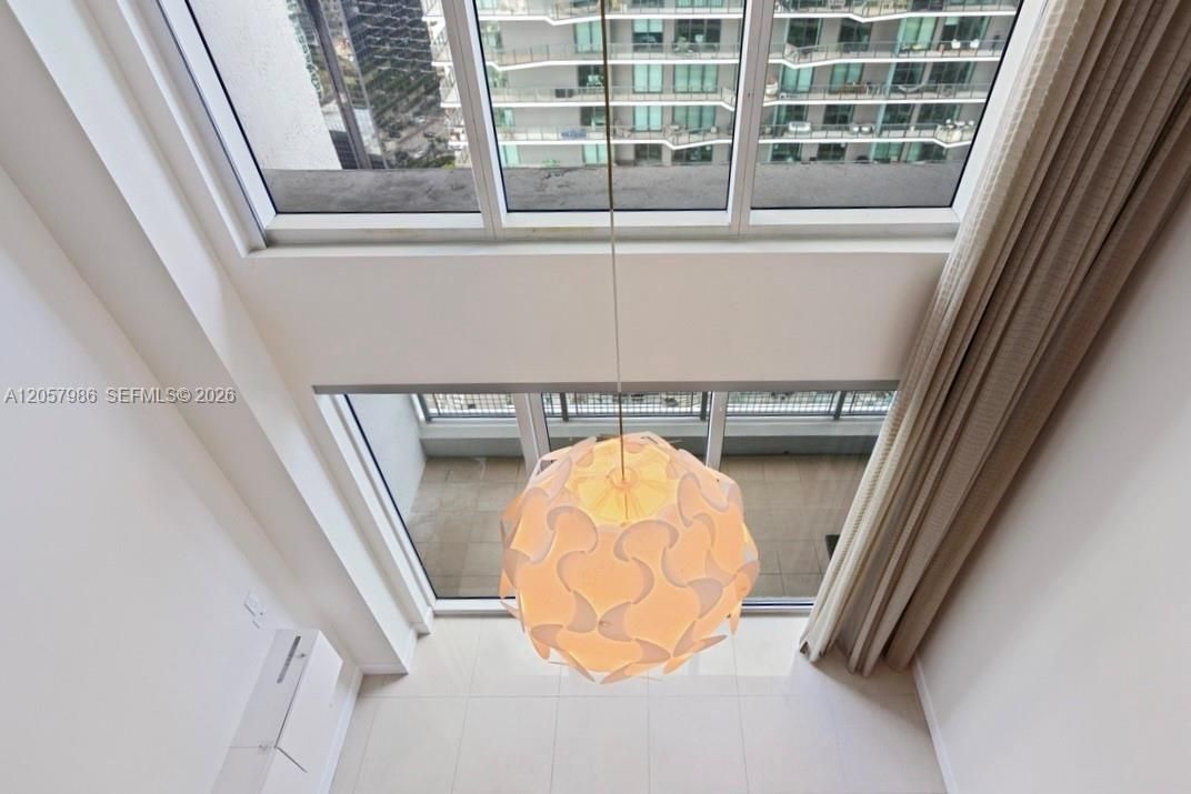 For Rent: $3,250 (1 beds, 1 baths, 802 Square Feet)