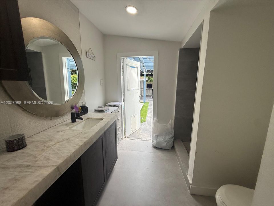 En Venta: $635,000 (3 camas, 3 baños, 1755 Pies cuadrados)