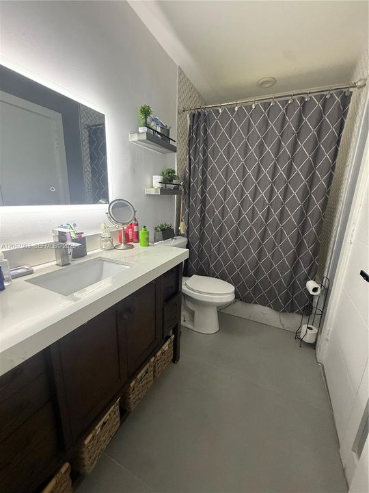 En Venta: $635,000 (3 camas, 3 baños, 1755 Pies cuadrados)