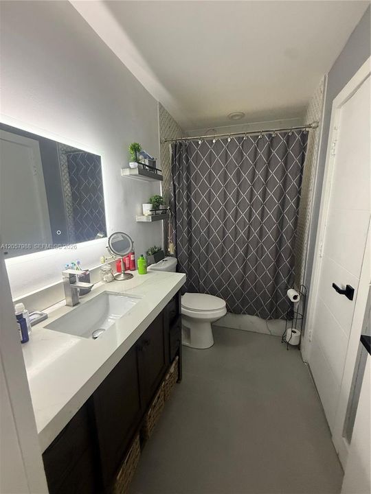 En Venta: $635,000 (3 camas, 3 baños, 1755 Pies cuadrados)