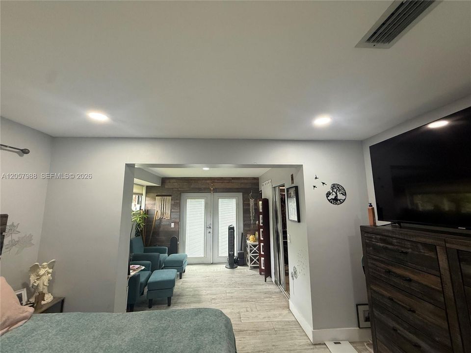 En Venta: $635,000 (3 camas, 3 baños, 1755 Pies cuadrados)