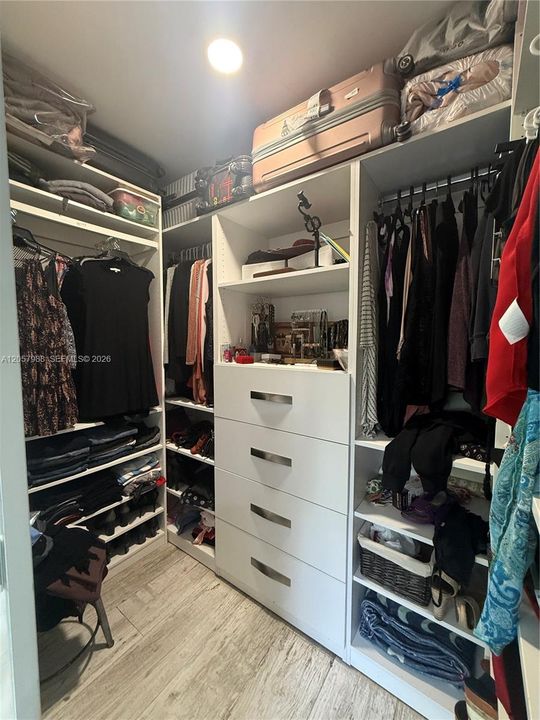 En Venta: $635,000 (3 camas, 3 baños, 1755 Pies cuadrados)
