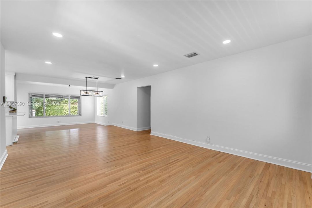 В аренду: $4,975 (3 спален, 2 ванн, 1444 Квадратных фут)