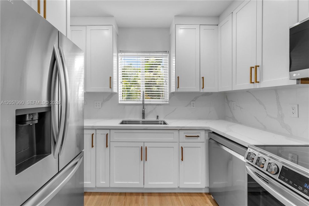 В аренду: $4,975 (3 спален, 2 ванн, 1444 Квадратных фут)