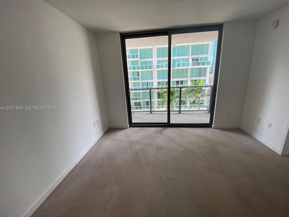 For Rent: $2,550 (1 beds, 1 baths, 710 Square Feet)
