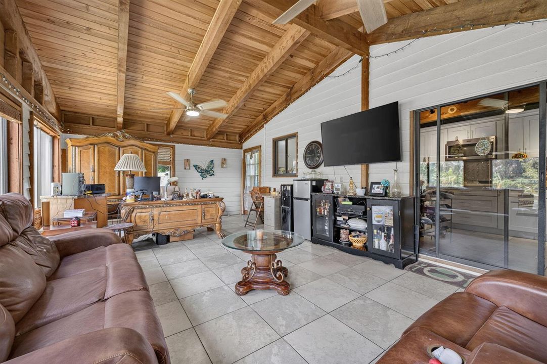 25 - Family Room_Office