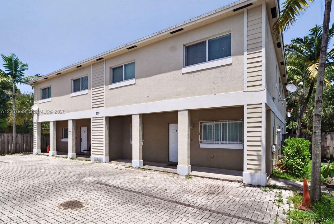 На продажу: $315,000 (3 спален, 3 ванн, 1125 Квадратных фут)