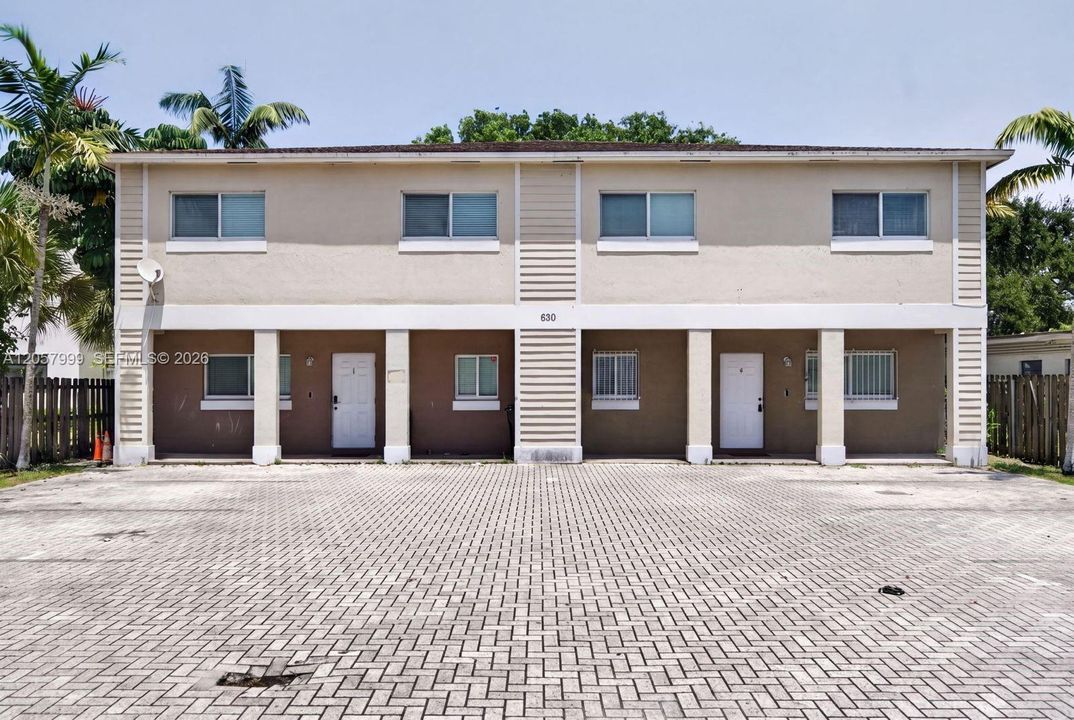 На продажу: $315,000 (3 спален, 3 ванн, 1125 Квадратных фут)