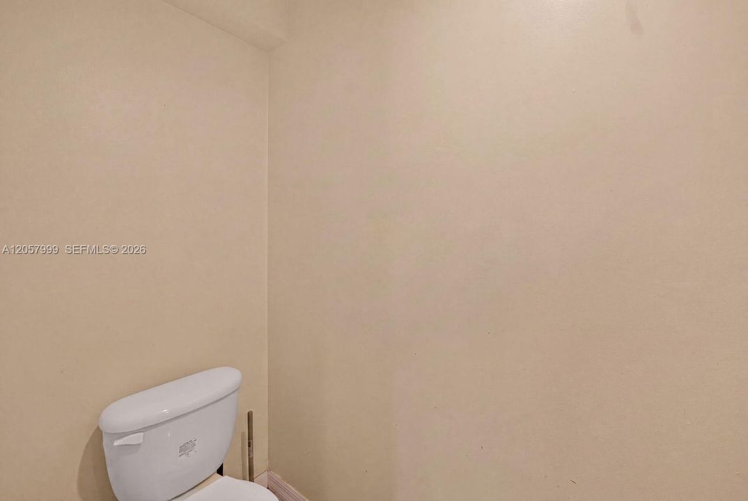 На продажу: $315,000 (3 спален, 3 ванн, 1125 Квадратных фут)
