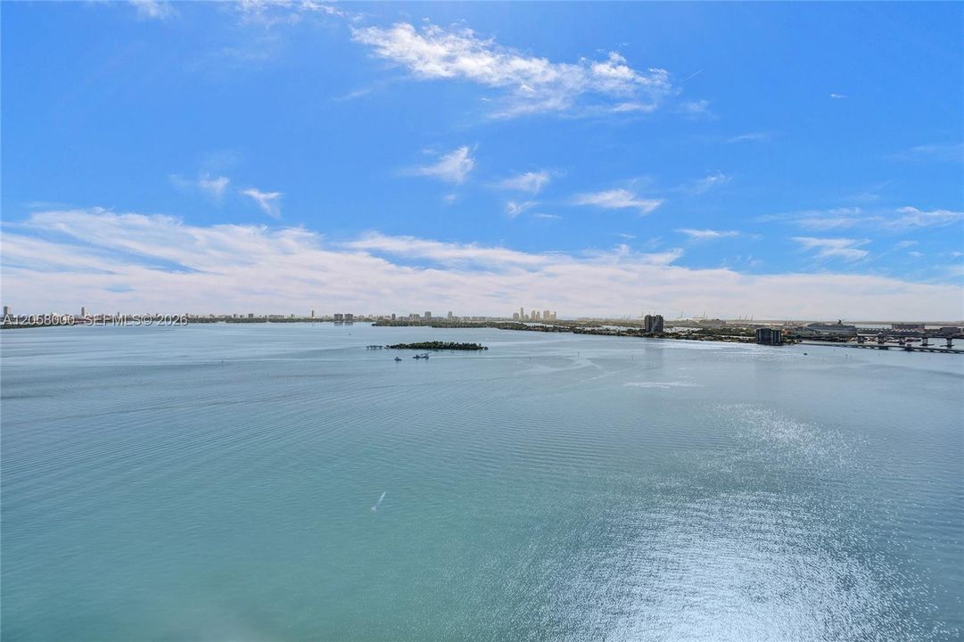 В аренду: $5,000 (2 спален, 2 ванн, 1285 Квадратных фут)