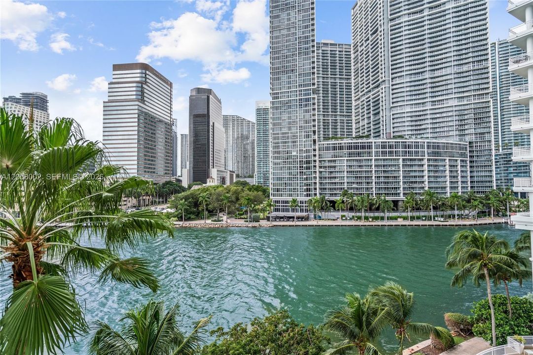 For Rent: $4,400 (2 beds, 2 baths, 1230 Square Feet)