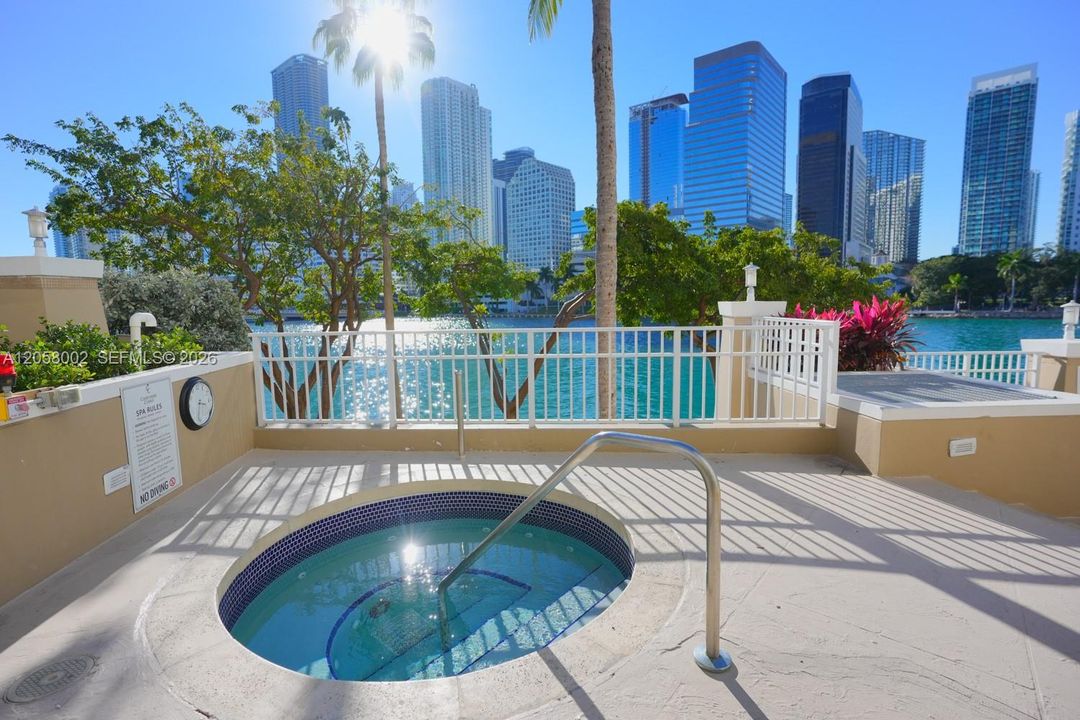 For Rent: $4,400 (2 beds, 2 baths, 1230 Square Feet)