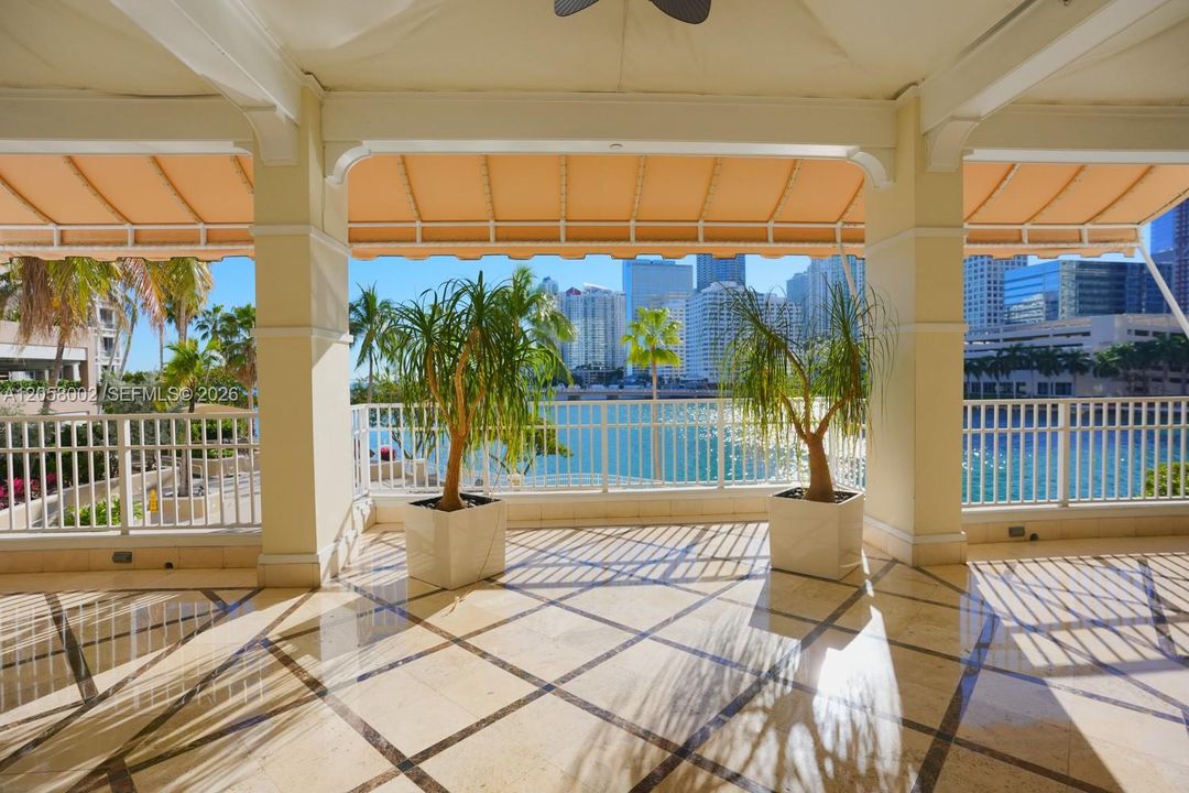 For Rent: $4,400 (2 beds, 2 baths, 1230 Square Feet)