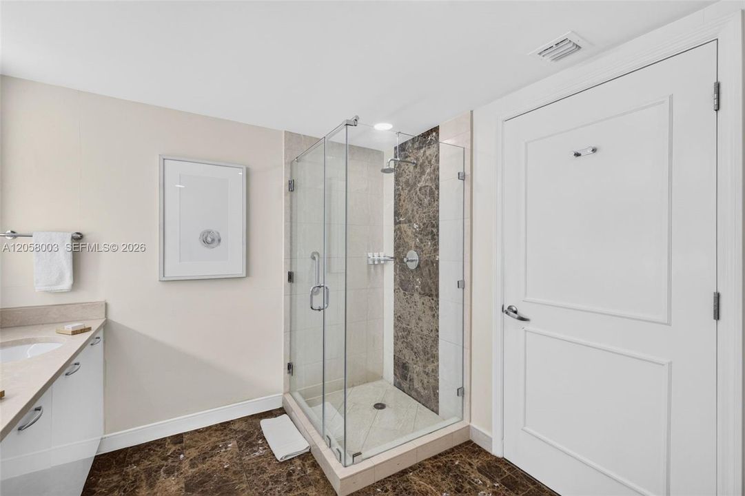 На продажу: $349,900 (1 спален, 1 ванн, 868 Квадратных фут)