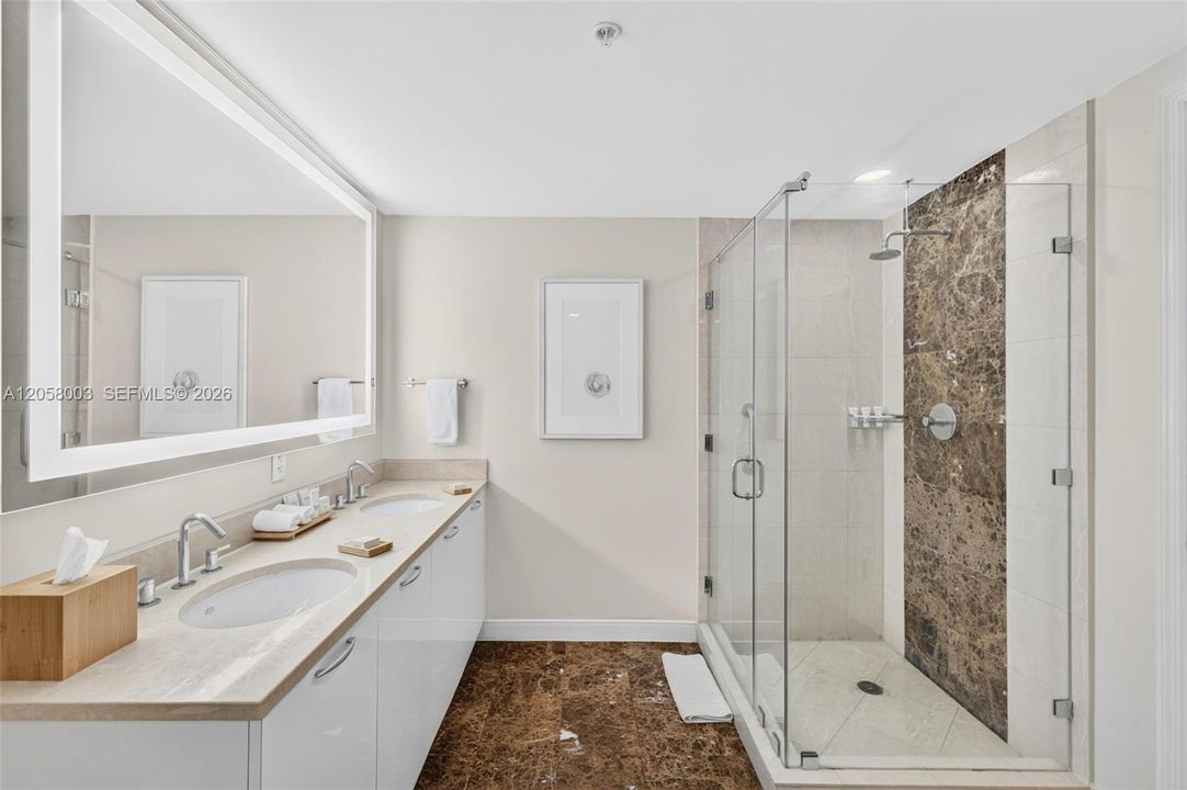 На продажу: $349,900 (1 спален, 1 ванн, 868 Квадратных фут)
