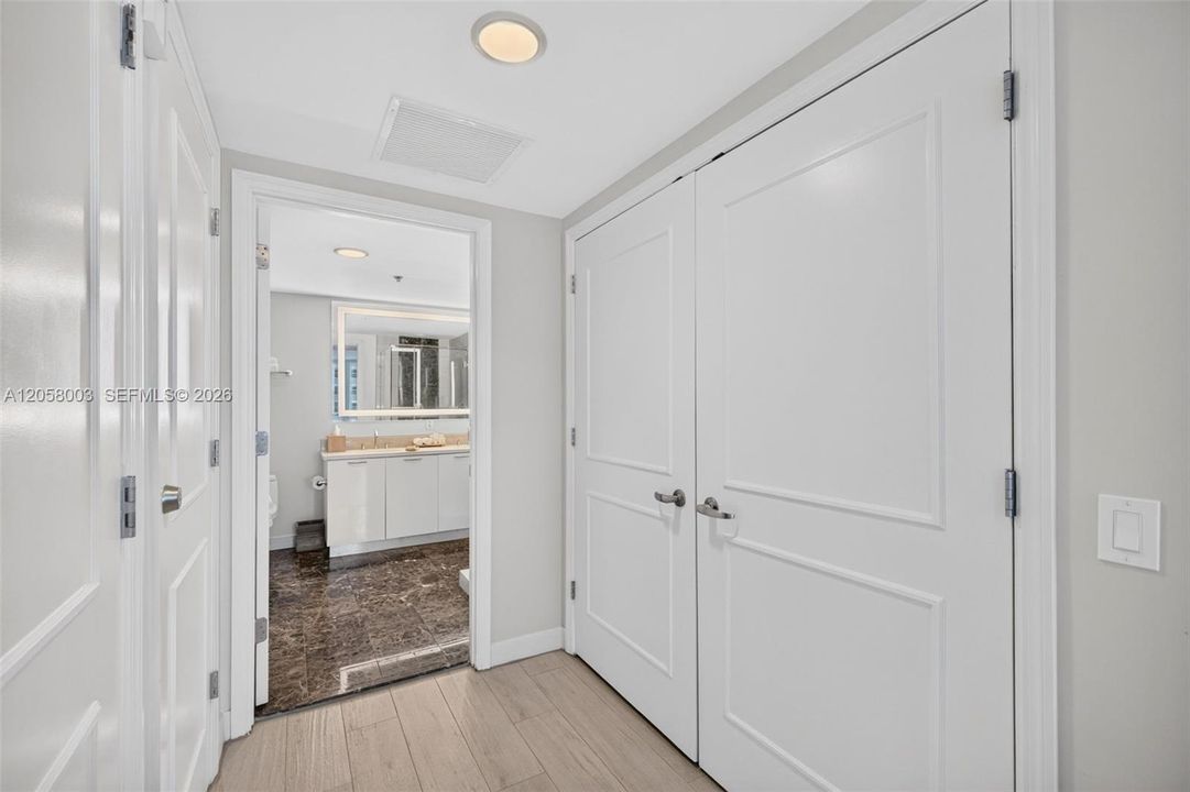 На продажу: $349,900 (1 спален, 1 ванн, 868 Квадратных фут)