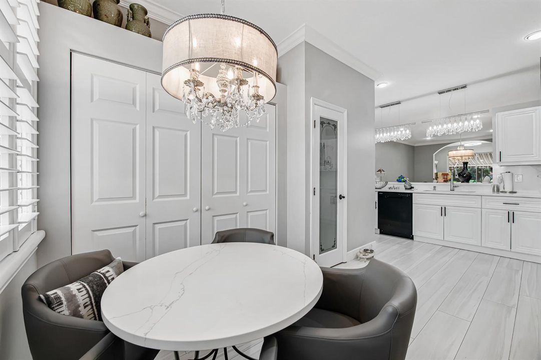 Eat-in Kitchen