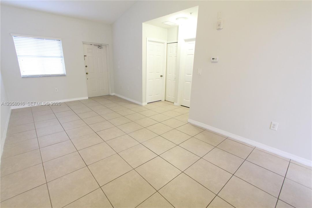 В аренду: $1,950 (2 спален, 2 ванн, 817 Квадратных фут)