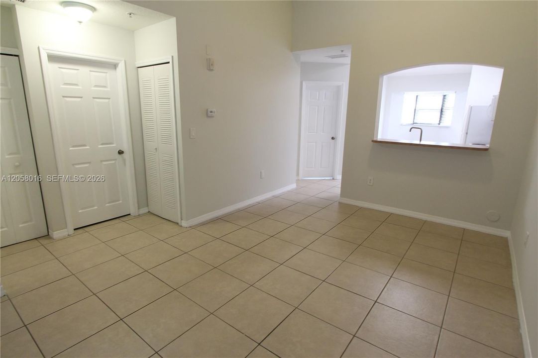 В аренду: $1,950 (2 спален, 2 ванн, 817 Квадратных фут)
