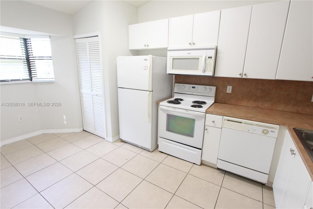 В аренду: $1,950 (2 спален, 2 ванн, 817 Квадратных фут)