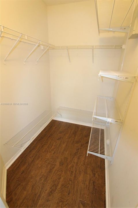 В аренду: $1,950 (2 спален, 2 ванн, 817 Квадратных фут)
