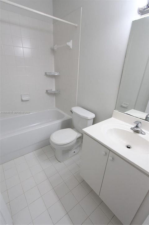 В аренду: $1,950 (2 спален, 2 ванн, 817 Квадратных фут)