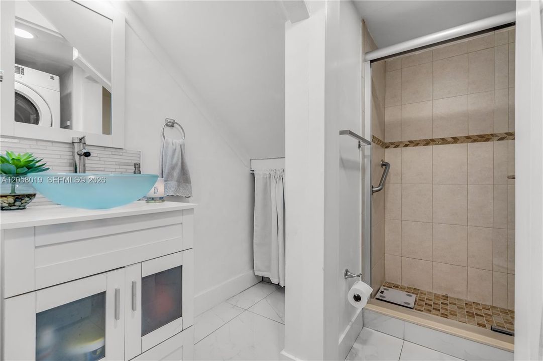 В аренду: $3,000 (2 спален, 2 ванн, 1064 Квадратных фут)