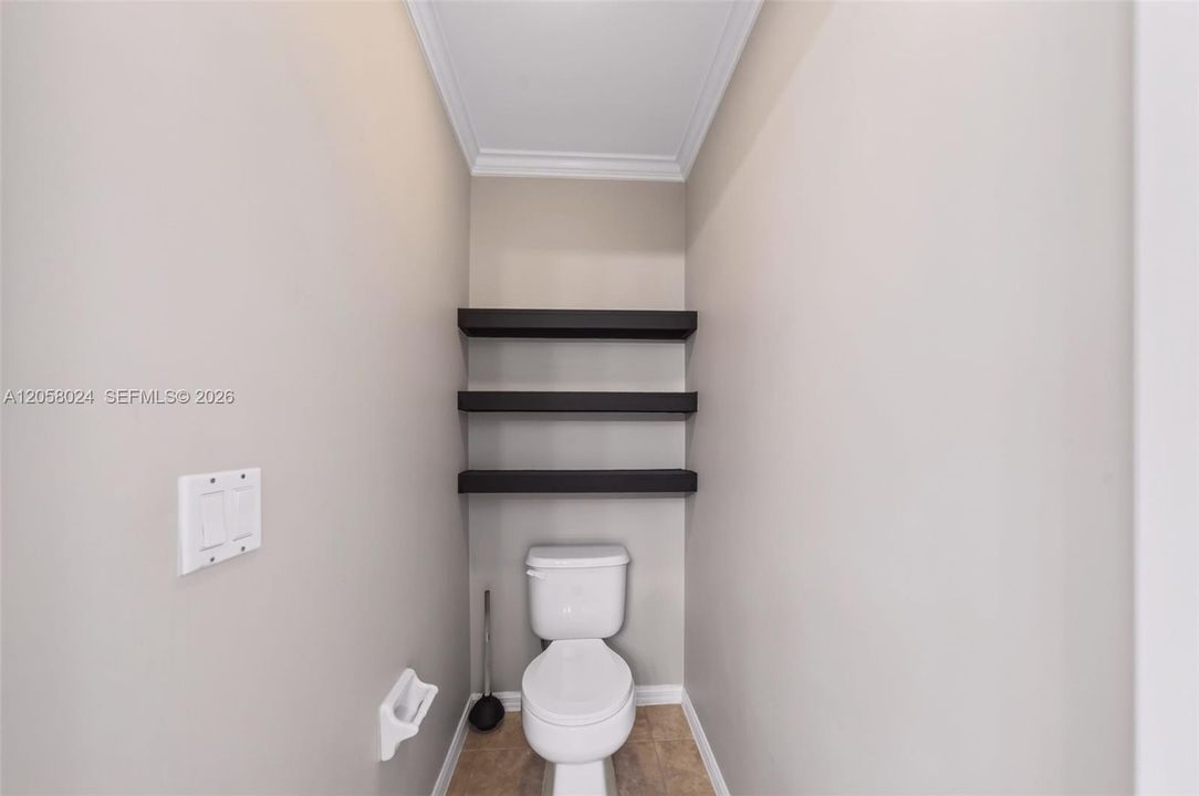 На продажу: $449,999 (4 спален, 2 ванн, 2371 Квадратных фут)