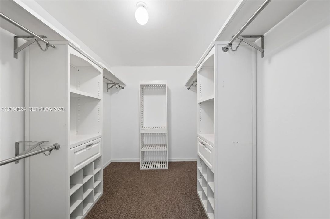 На продажу: $449,999 (4 спален, 2 ванн, 2371 Квадратных фут)