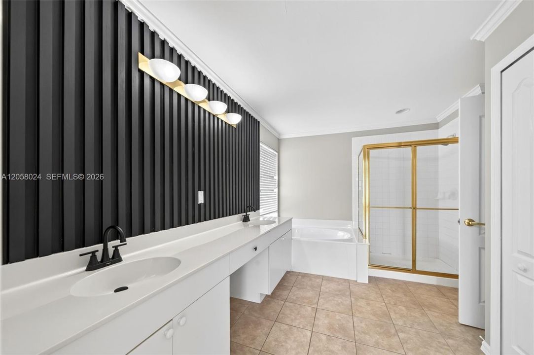 На продажу: $449,999 (4 спален, 2 ванн, 2371 Квадратных фут)