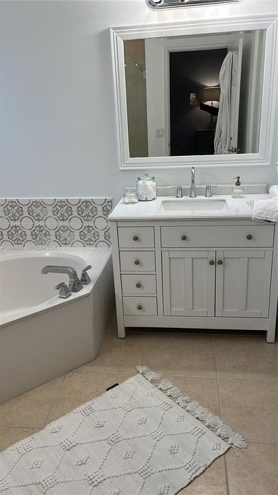 В аренду: $4,400 (3 спален, 3 ванн, 2008 Квадратных фут)