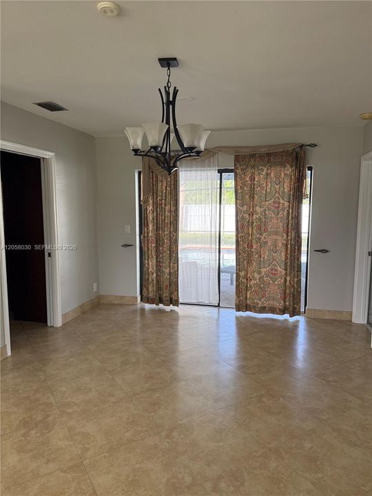 En Renta: $6,000 (3 camas, 2 baños, 2110 Pies cuadrados)