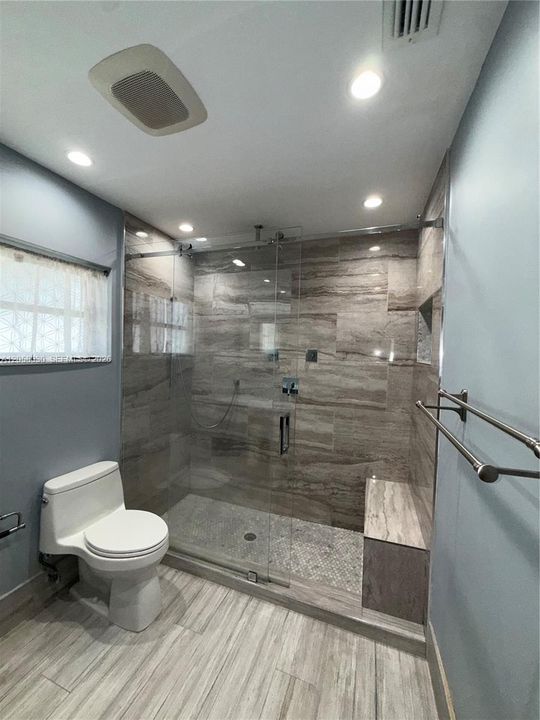 En Renta: $6,000 (3 camas, 2 baños, 2110 Pies cuadrados)