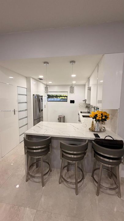 For Rent: $2,950 (3 beds, 2 baths, 1090 Square Feet)