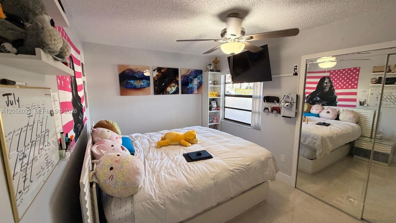 For Rent: $2,950 (3 beds, 2 baths, 1090 Square Feet)