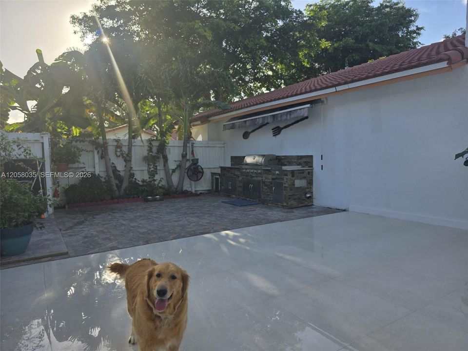 Active With Contract: $2,950 (3 beds, 2 baths, 1090 Square Feet)