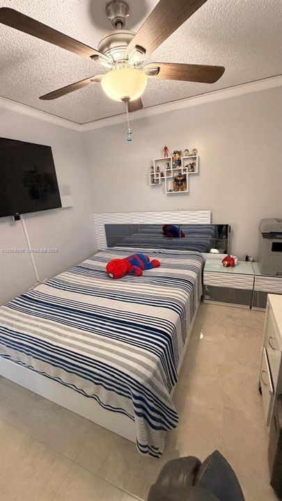 For Rent: $2,950 (3 beds, 2 baths, 1090 Square Feet)