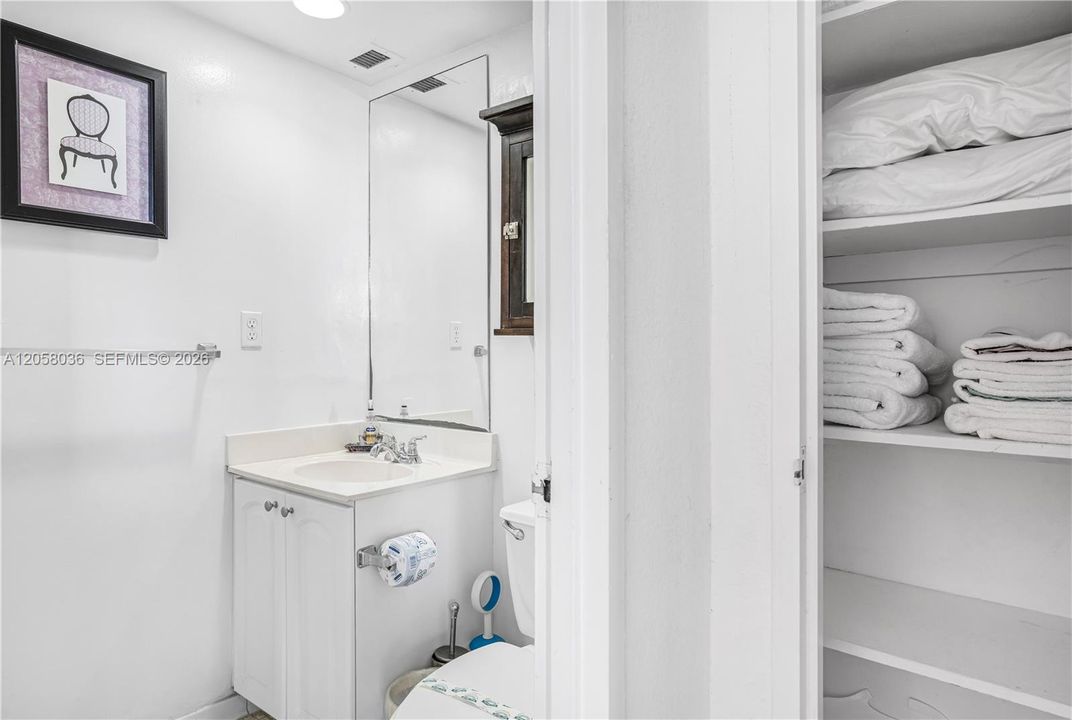 En Venta: $405,000 (1 camas, 1 baños, 905 Pies cuadrados)