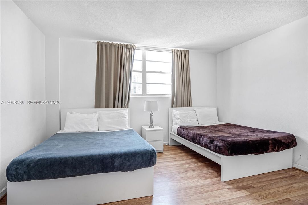 En Venta: $405,000 (1 camas, 1 baños, 905 Pies cuadrados)