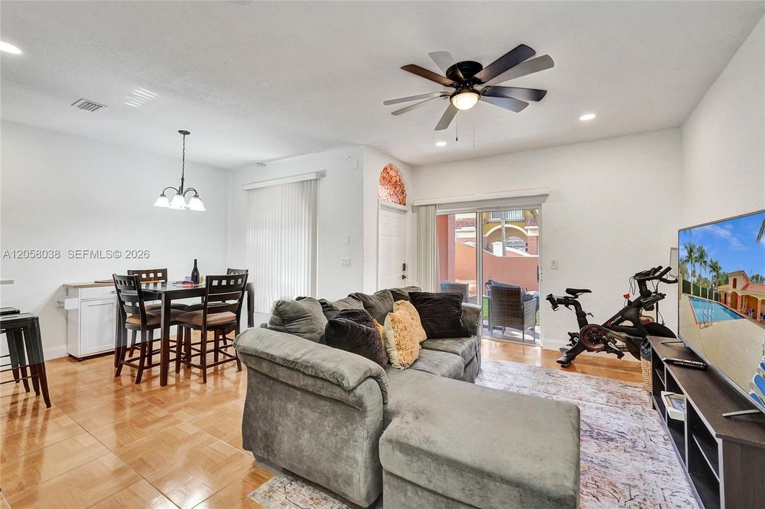 For Rent: $2,250 (2 beds, 2 baths, 1224 Square Feet)