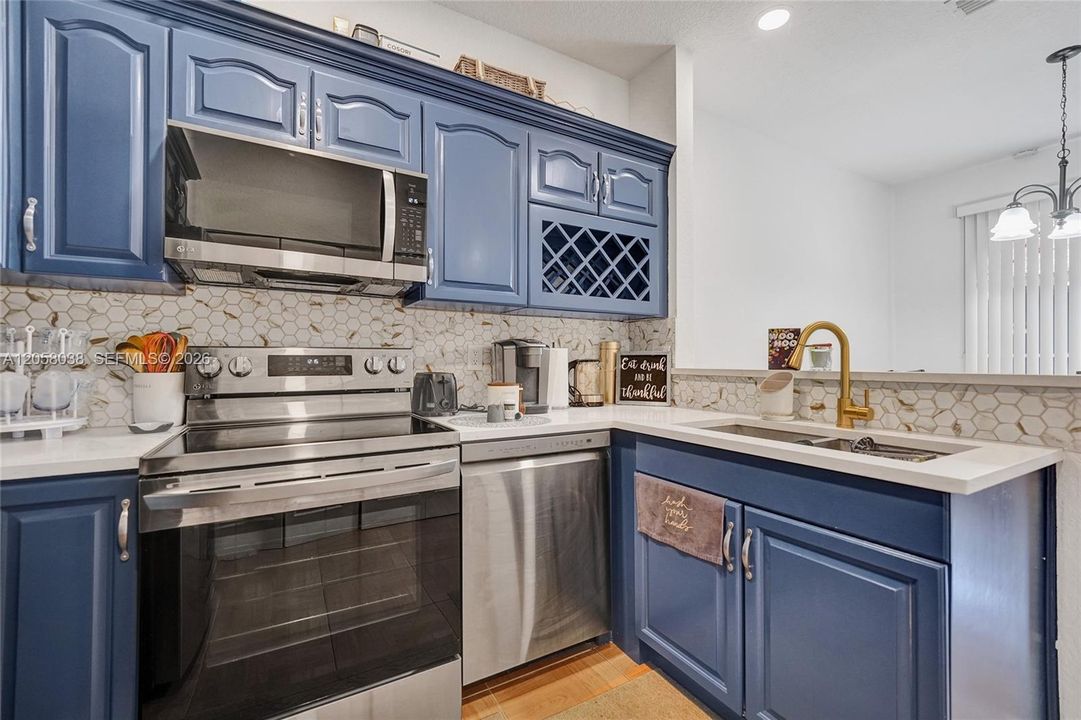 For Rent: $2,250 (2 beds, 2 baths, 1224 Square Feet)