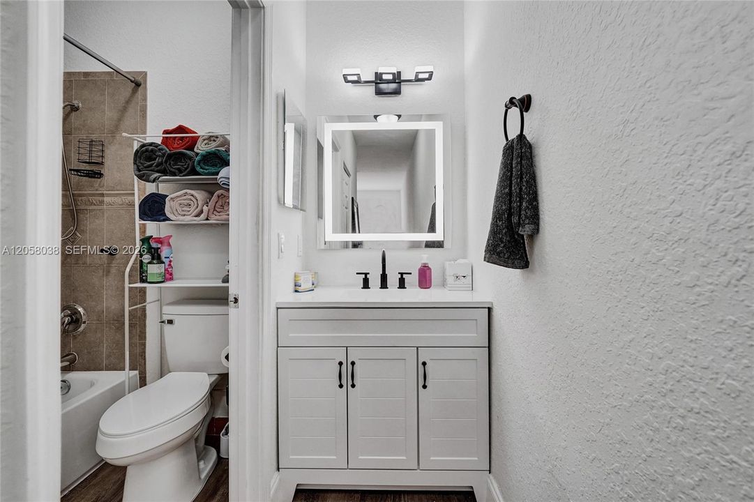 For Rent: $2,250 (2 beds, 2 baths, 1224 Square Feet)