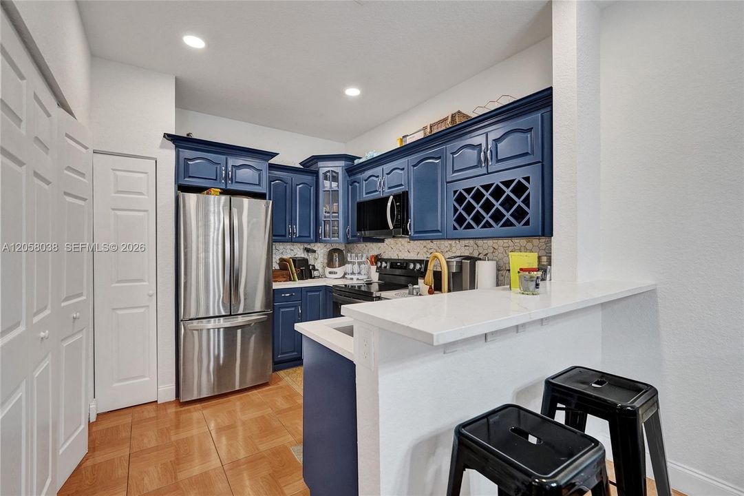 For Rent: $2,250 (2 beds, 2 baths, 1224 Square Feet)