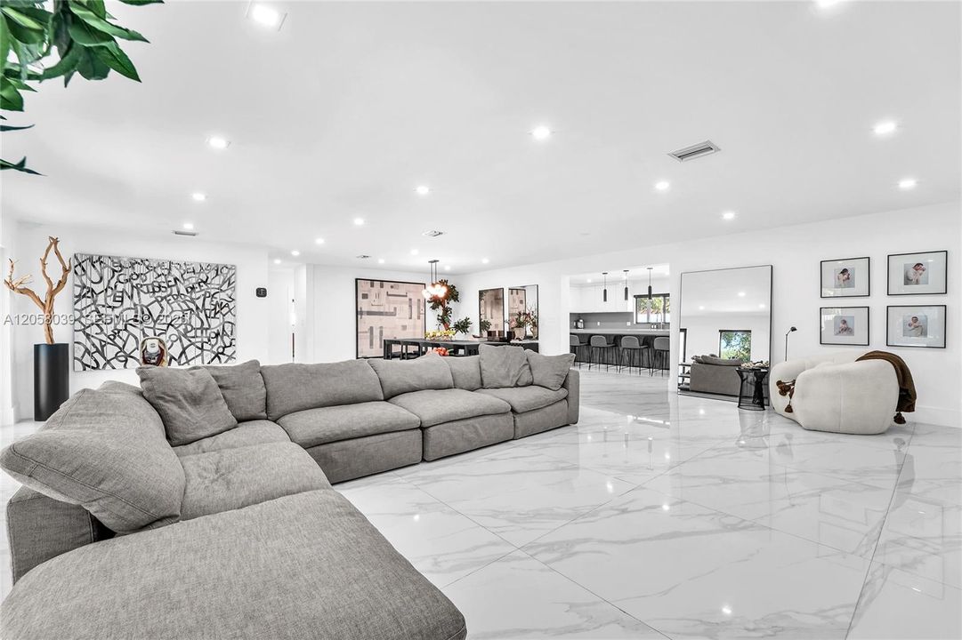 For Sale: $1,649,777 (5 beds, 3 baths, 2758 Square Feet)