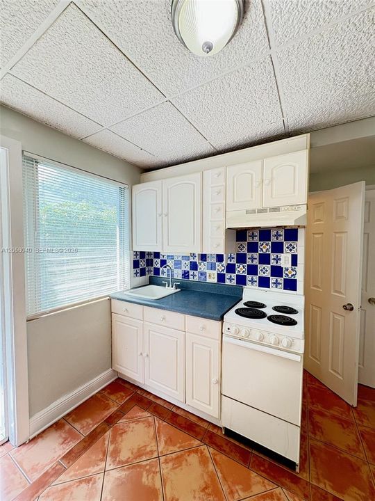 For Rent: $1,300 (1 beds, 1 baths, 405 Square Feet)
