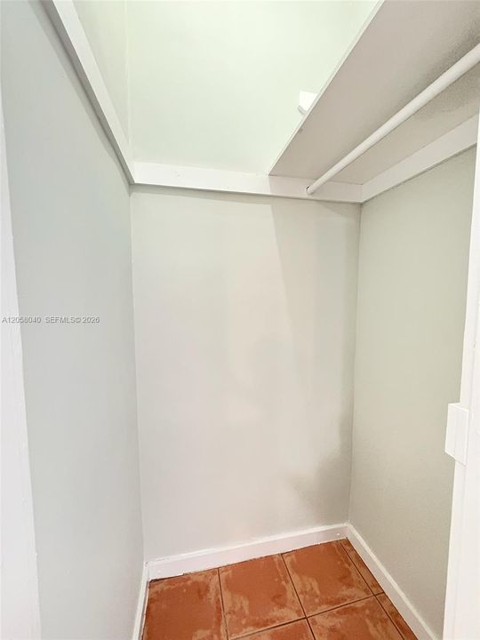 For Rent: $1,300 (1 beds, 1 baths, 405 Square Feet)