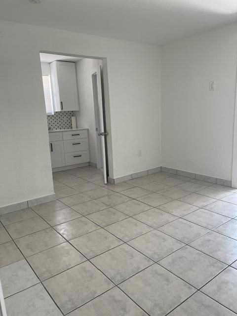 1631harrisonrearlivingroom