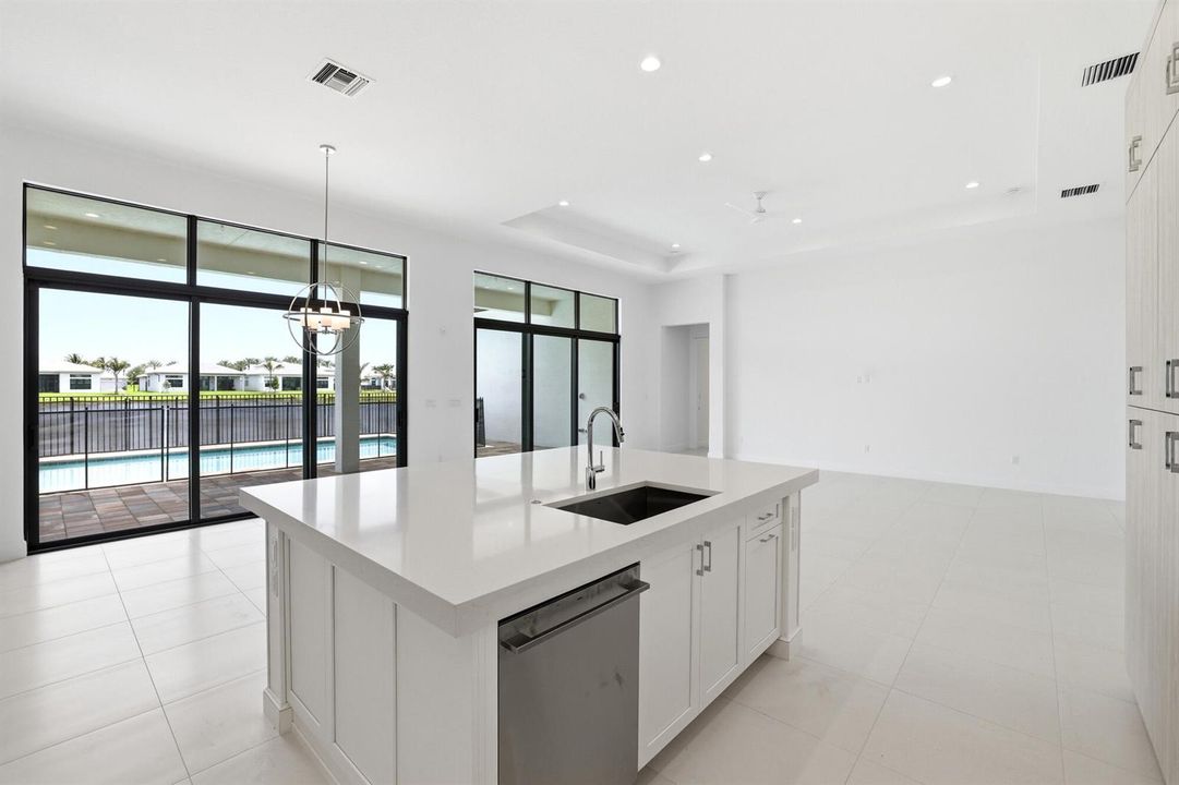 12_0h8a9003